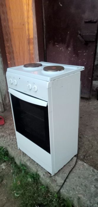 Продам электро плиту Дарина