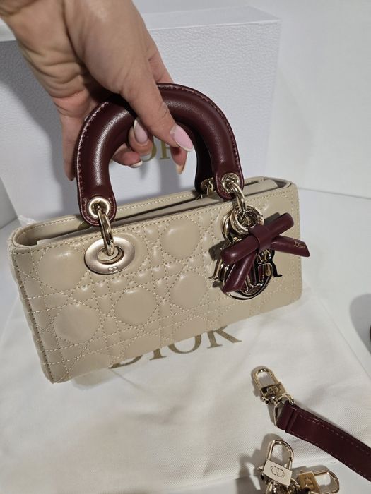 Налична чанта Dior D-Joy
