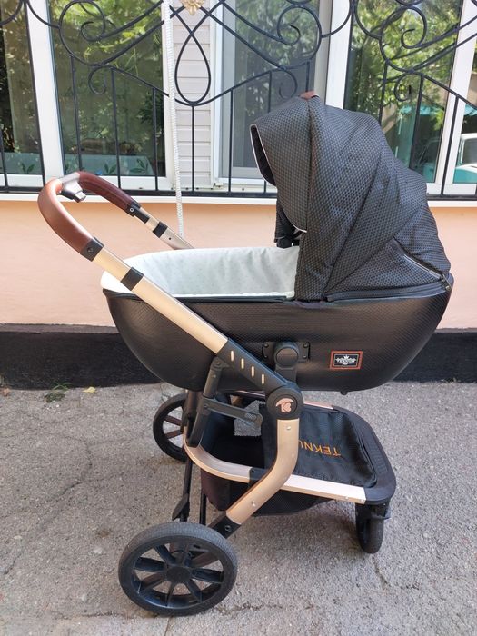 Продам коляску Teknum