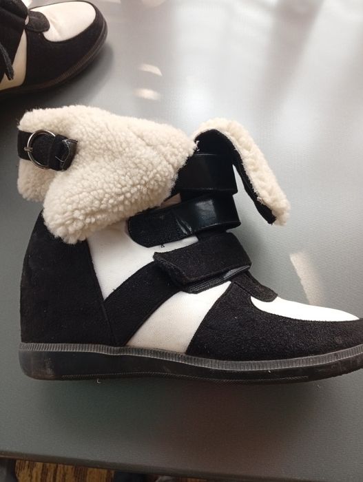 Сапожки сникерсы,продам.