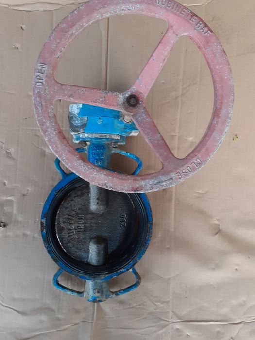 Vana fluture nouă dn 200 cu reductor