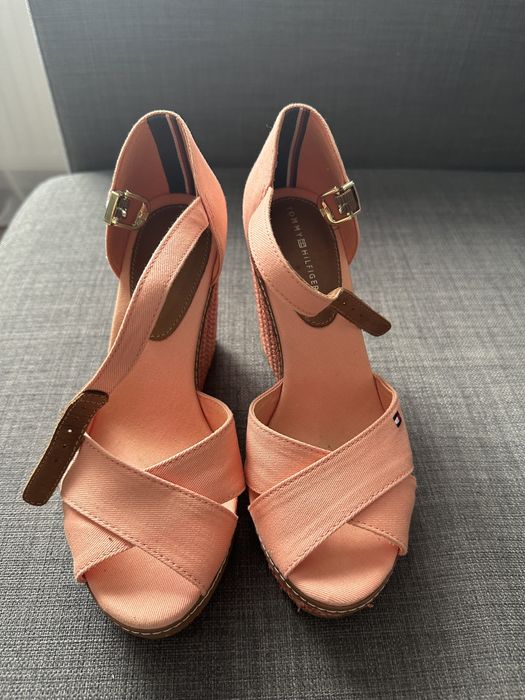 Босоножки женские