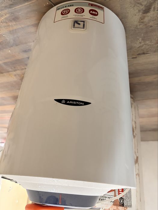 Продам водонагреватель Ariston 80L
