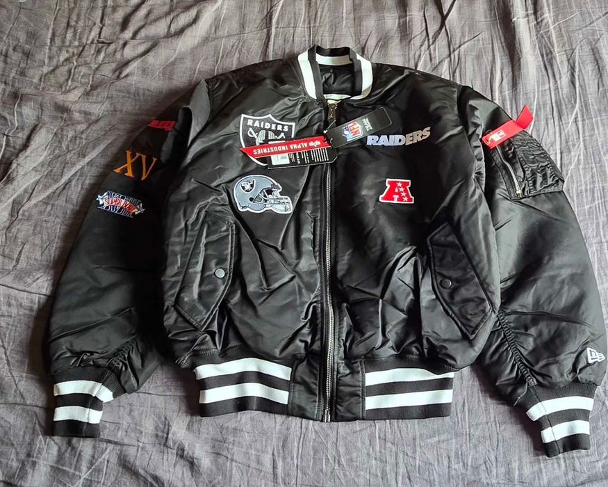 Чисто ново яке бомбър