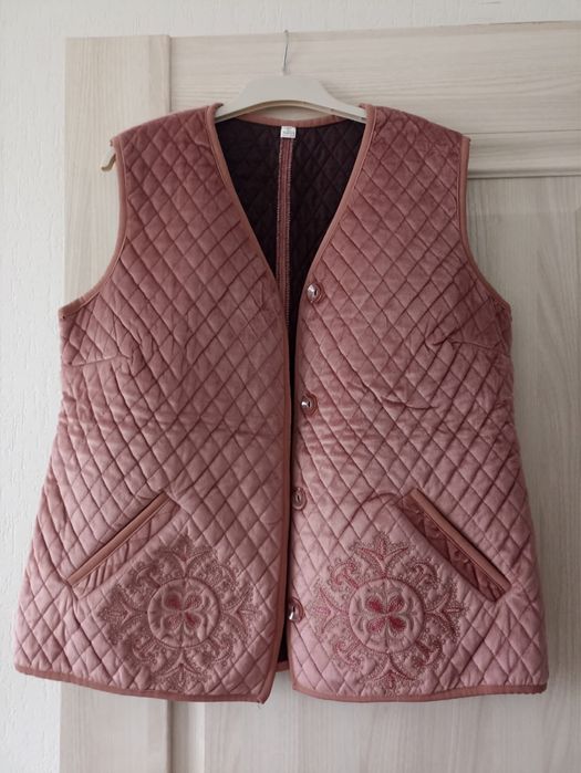 Продам Желетке. 50-52 р