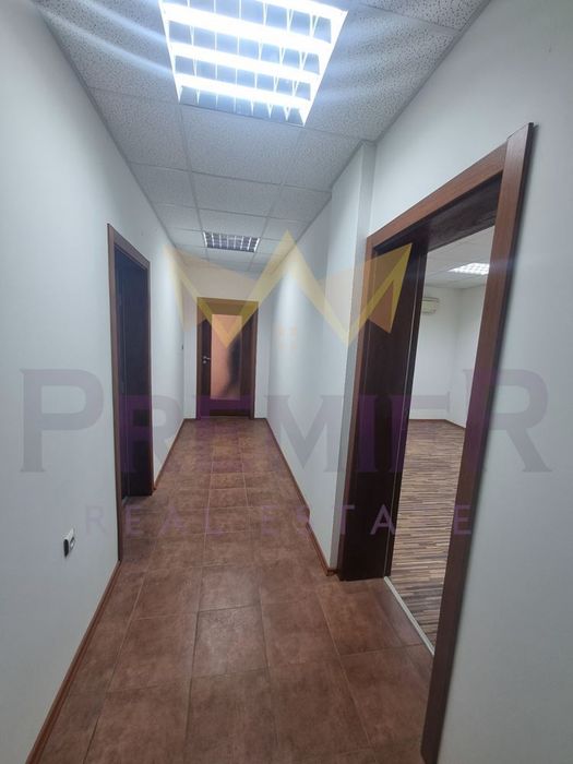 Офис в Варна-Бриз площ 116 цена 3000