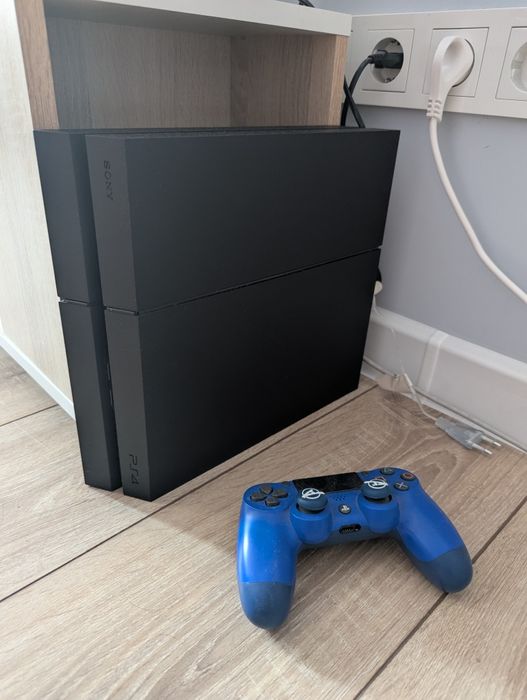 Playstation 4 + 1 контроллер