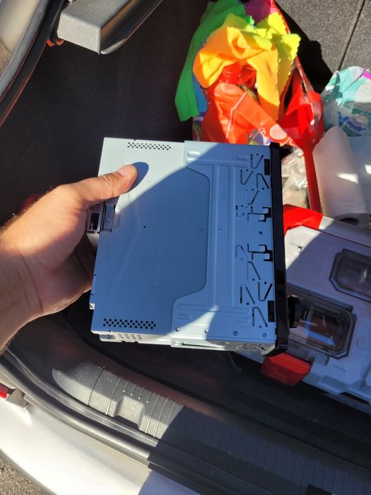 Vând casetofon auto JVC