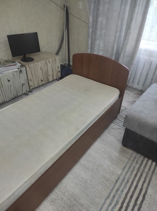 Продам кровать  односпальную