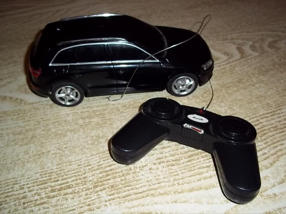 masini teleghidate AUDI Q5 + Mustang