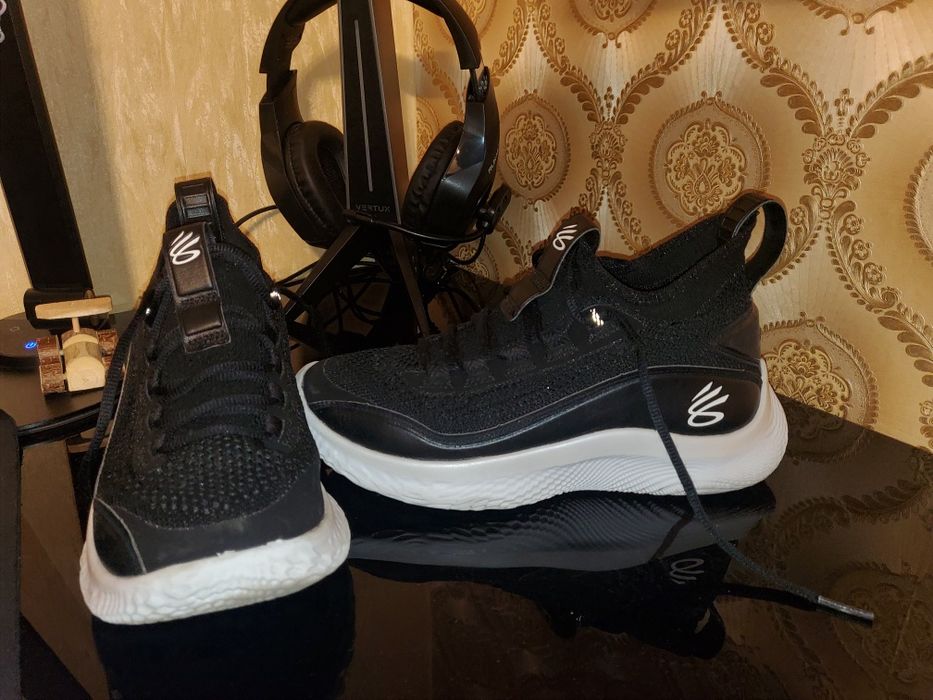 Ghete baschet  Under Armour Curry 37.5