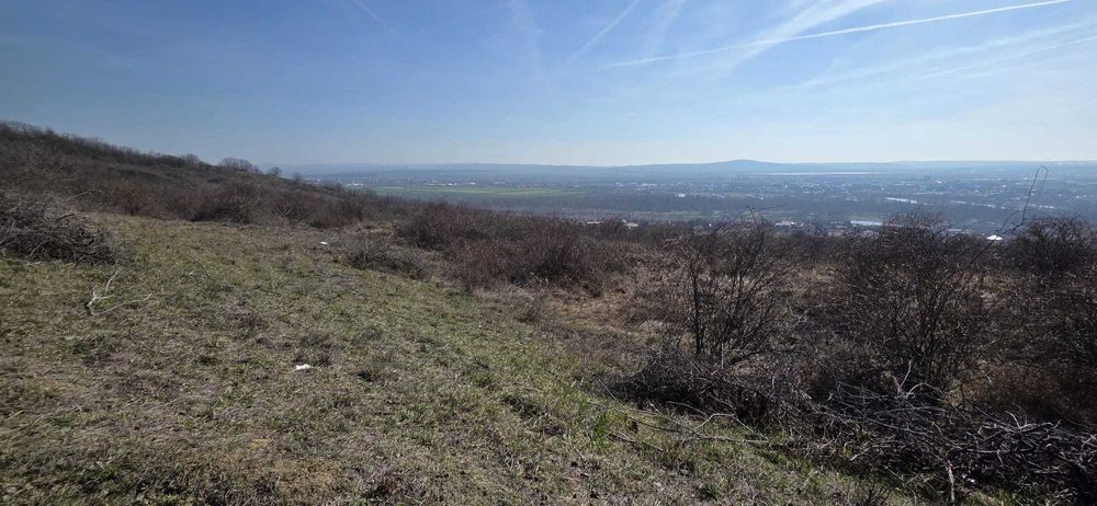 Vând teren str. Piatra Craiului