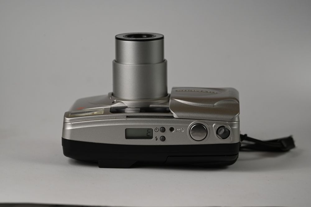 Лентов фотоапарат Olympus superzoom 80G