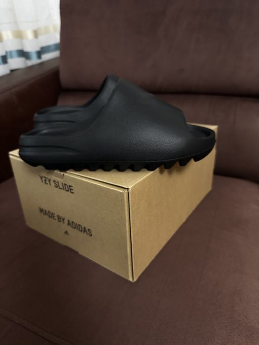 Yeezy slide negri