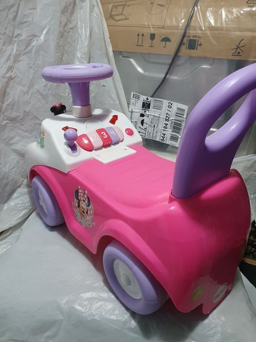 Vînd masinuta minnie pentru copii