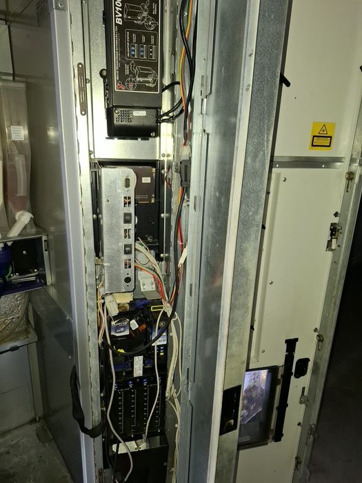 Automat cafea Necta Canto cu 2 râșnițe , cititor BV100  și restieră CashFlow