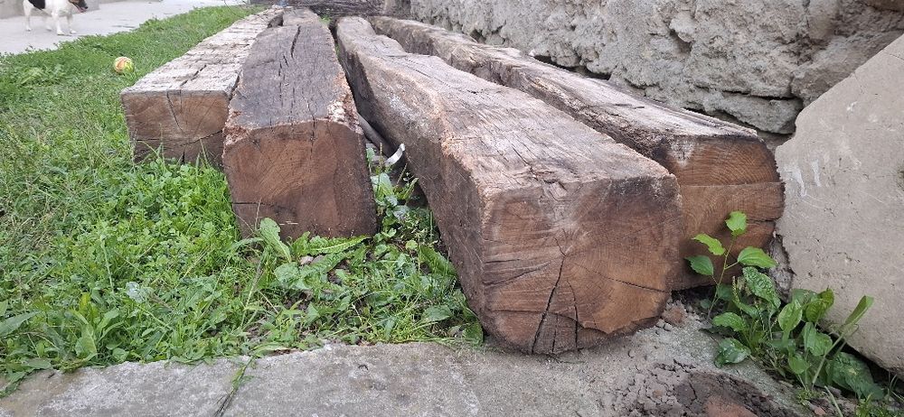 Grinzi de stejar vechi