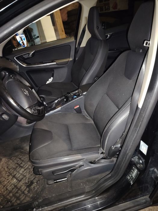 Vând Volvo XC60 2litri an 2012