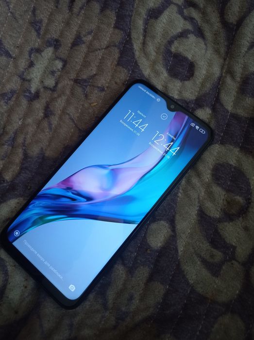 Редми 9 в идеальном состоянии