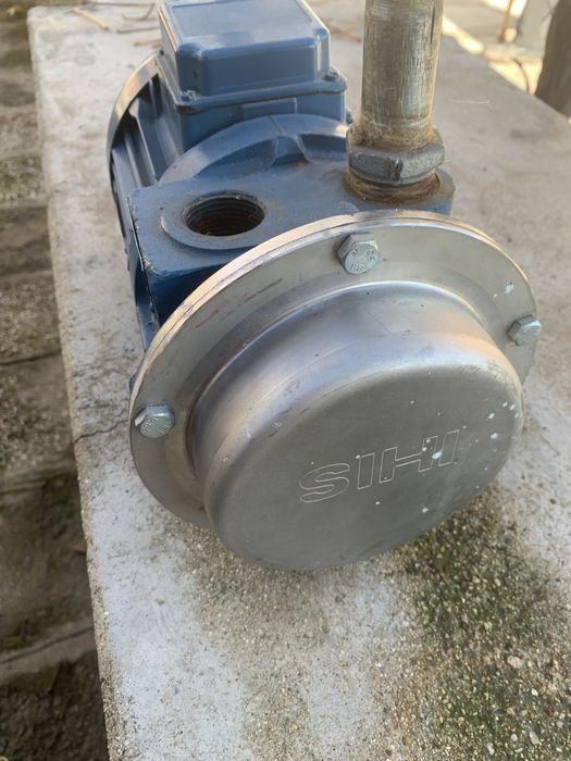 Помпа за восоко налягане почти нова с голям дебит и високо налягане