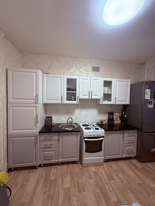 Продам кухоныый гарнитур