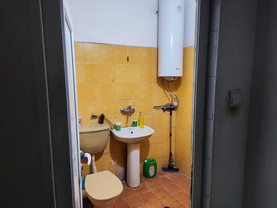 ЕРА МАКС Продава атрактивен бизнес имот - работещ до ЖП гара Ямбол