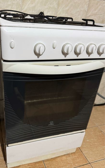Продам газовую плиту