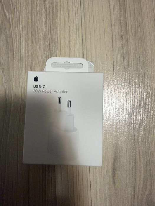 Оригинални адаптери на Apple