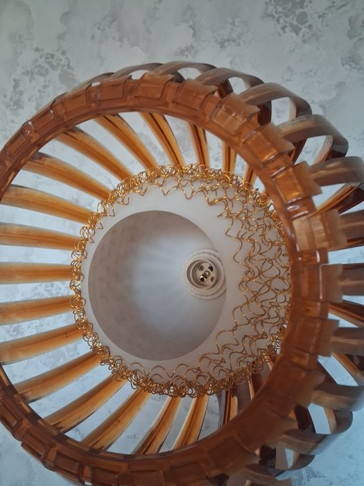 Продам    люстру