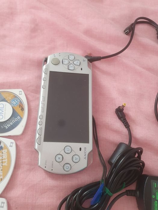 Psp 2000 silver camera