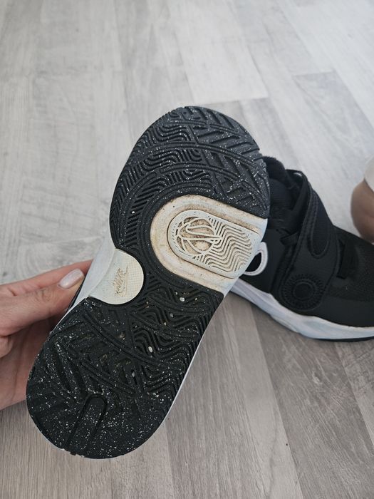 Маратонки Nike 28,5