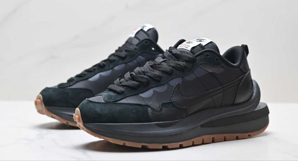 Нови дамски маратонки Nike x Sacai VaporWaffle Black Gum