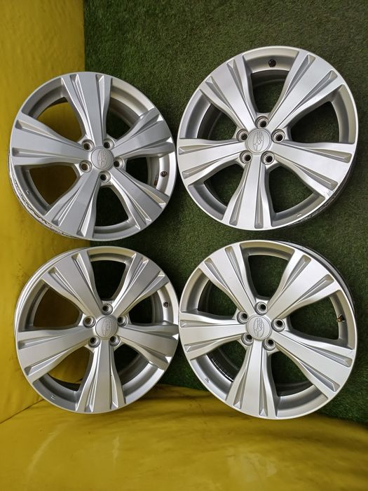 Диски R17 5×100 на Subaru.