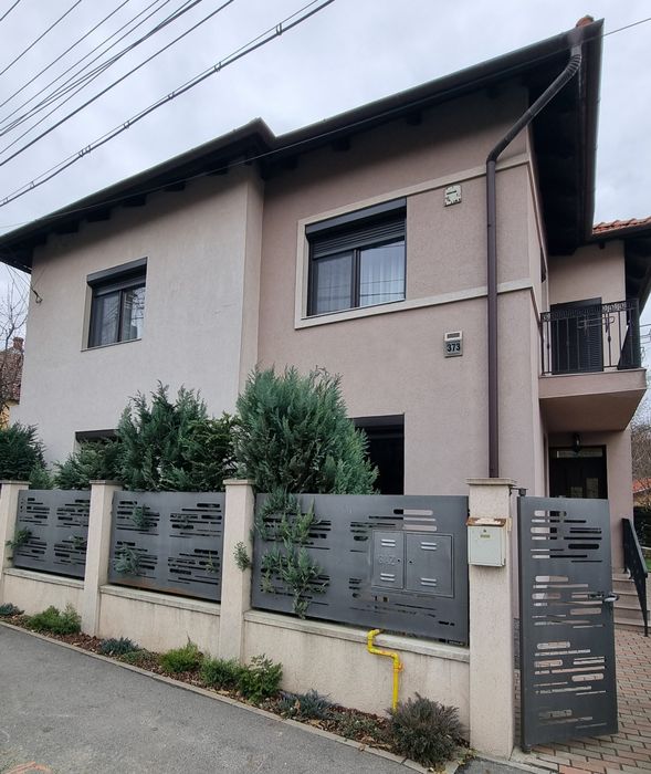 Casa individuala de vanzare