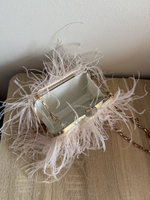 Малка чантичка от щраусово перо