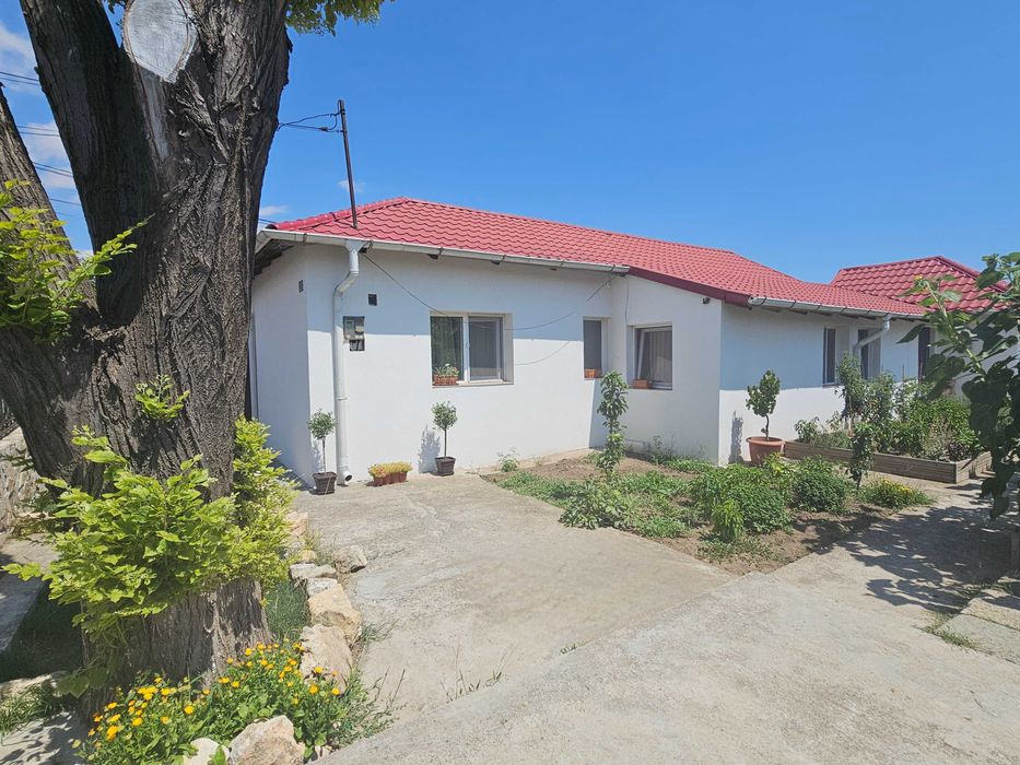 Casa cu teren de vanzare