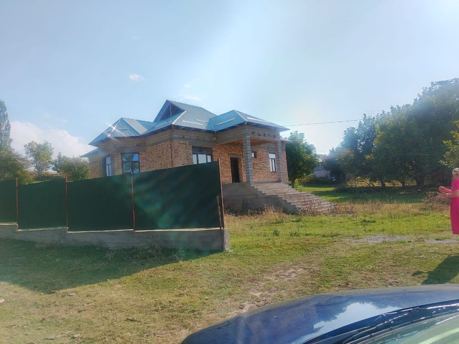Үй сатылады 5 бөлмелі