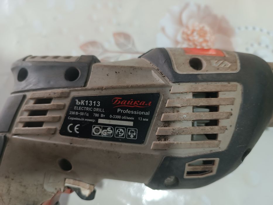продаю дрель  в отличном состоянии