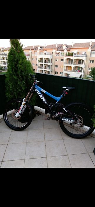 "Bicicletă Giant Glory DH, mărime adult, foarte bine întreținută