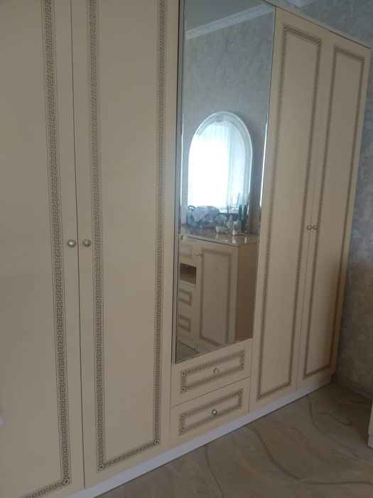 ПРОДАЕТСЯ спальный гарнитур