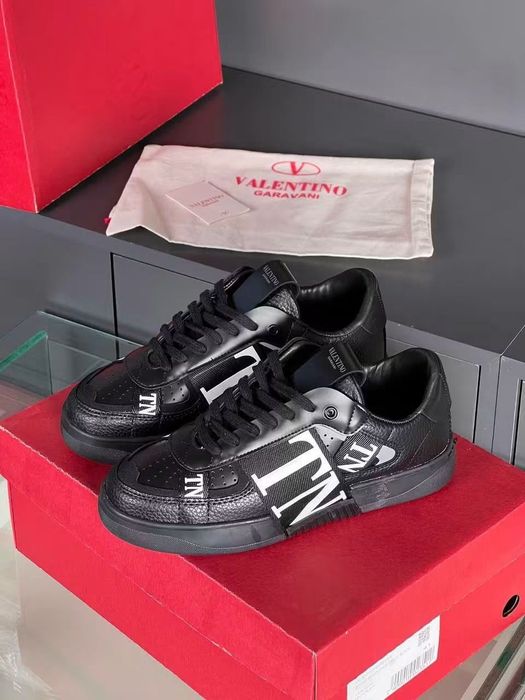 Valentino VL7N Low-Top Sneakers Black