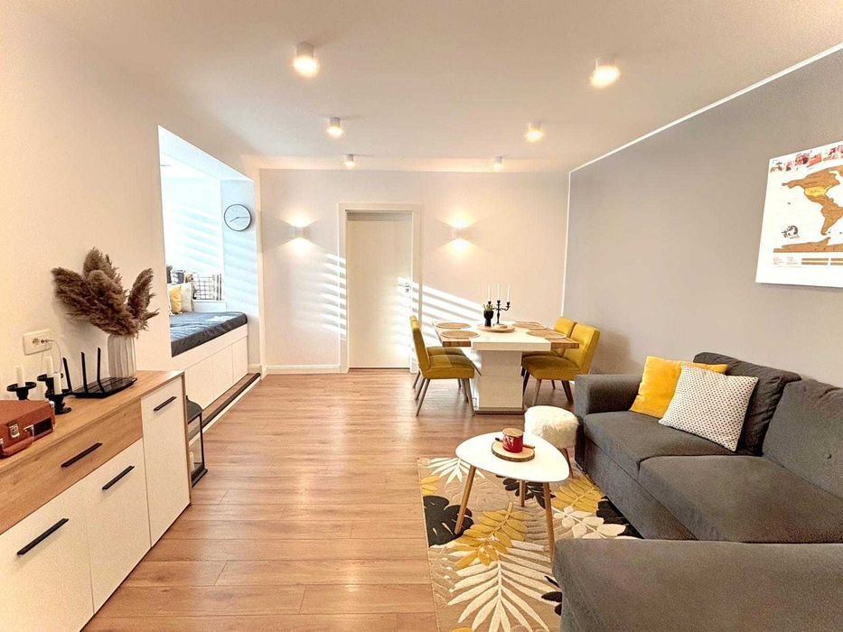 Proprietar vând apartament 3 camere ultrafinisat cu panoramă spre Criș
