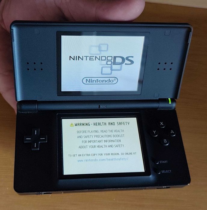 Nintendo DS Lite