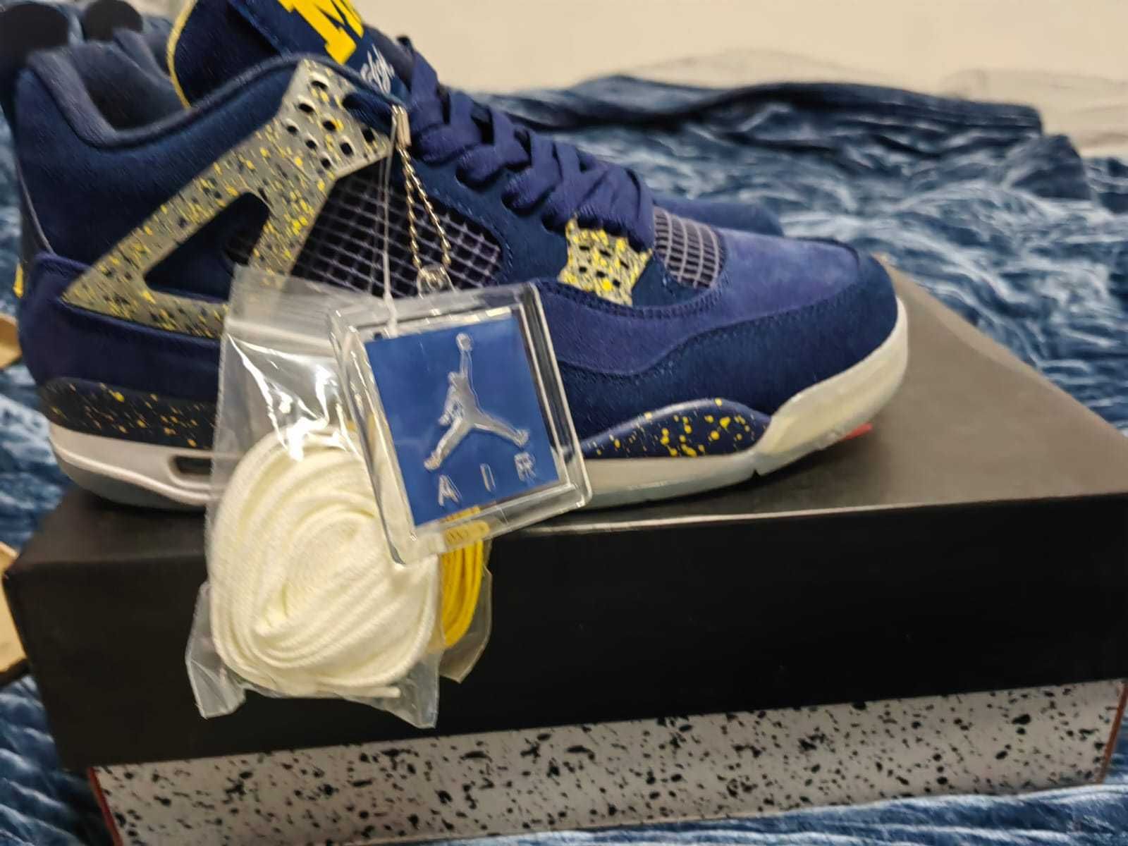 Vand AIR JORDAN 4 Michigan mar. 42 Bucuresti Sectorul 5 • OLX.ro