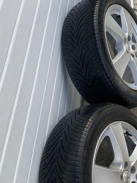 Jante de aliaj cu anvelope de vara bonus ! 5x108 R18  se potrivesc la Ford / Volvo / Freelender 2 jantele sunt marca Dezent si sunt impecabile !!