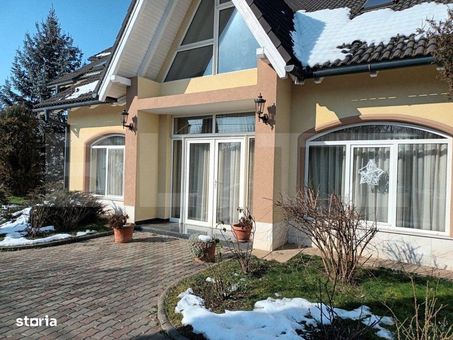 Casa cu 5 camere, 386 mp, Sangeorgiu de Mures, zona Apollo Spa