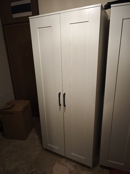 Продавам 2 гардероба IKEA BRIMNES