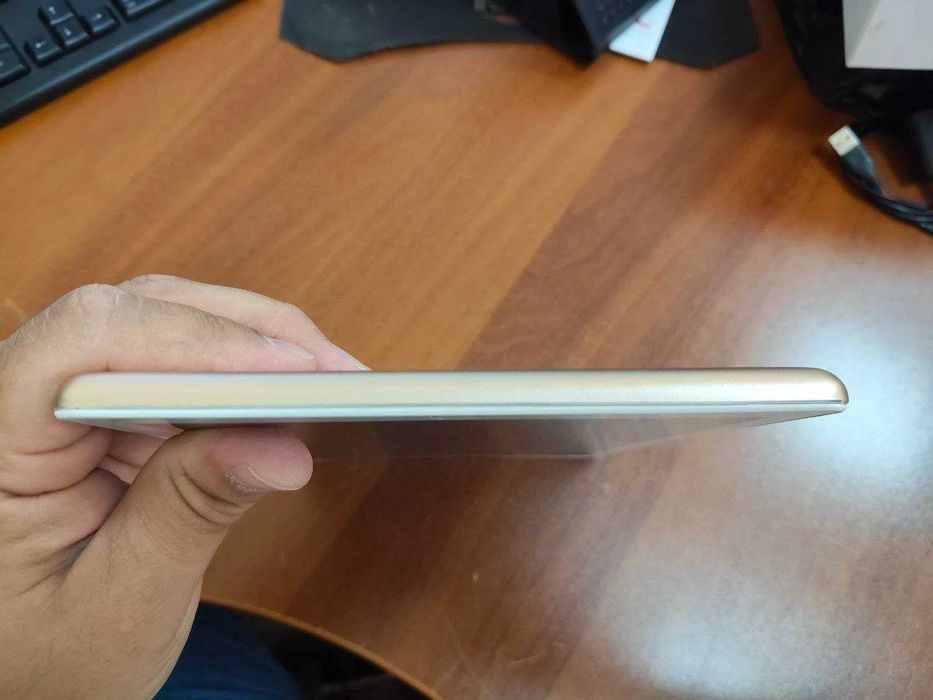 Продам Планшет MiOne Mi-Pad