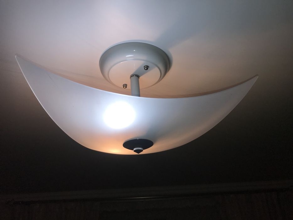 Продам новые люстры