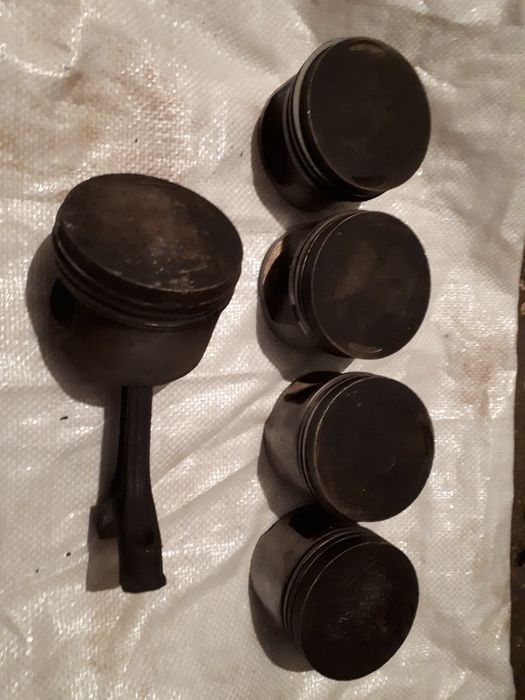 Продам запчасти на  мерседес